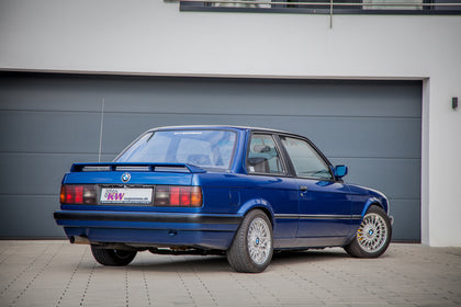 BMW 3er E30 med KW-undervogn