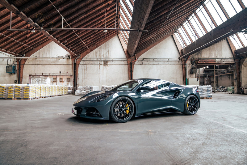 Lotus Emira V6 med KW-undervogn