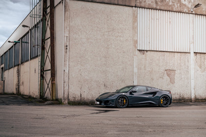 Lotus Emira V6 med KW-undervogn
