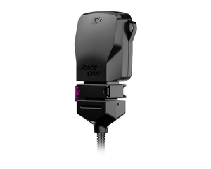 RaceChip S tuningmodul set fra siden med modelspecifikt kabelstik