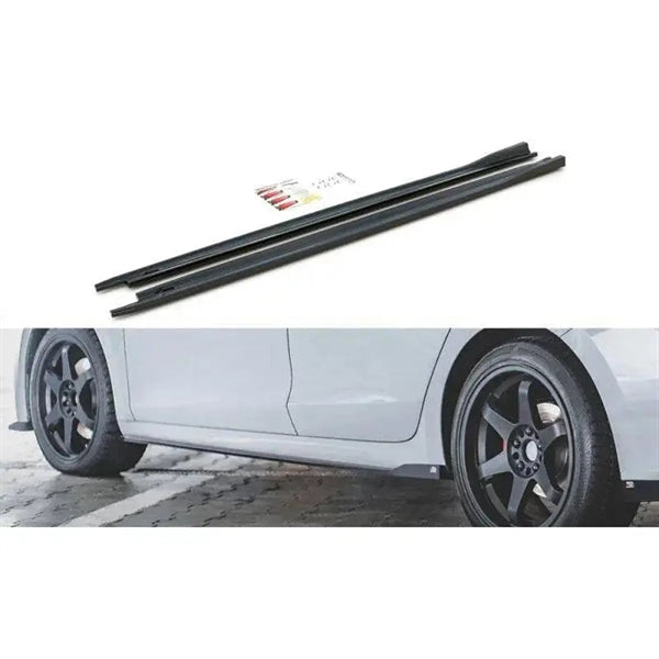 maxton-rajouts-des-bas-de-caisse-v3-skoda-octavia-rs-mk4-noir-brillant-4