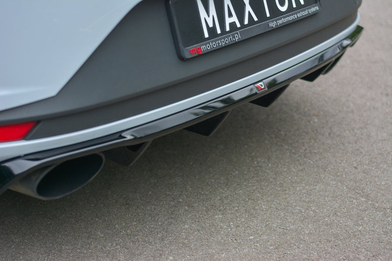 Maxton rear valance til Seat Leon Mk3 Cupra – blank sort – billede 2 af 7