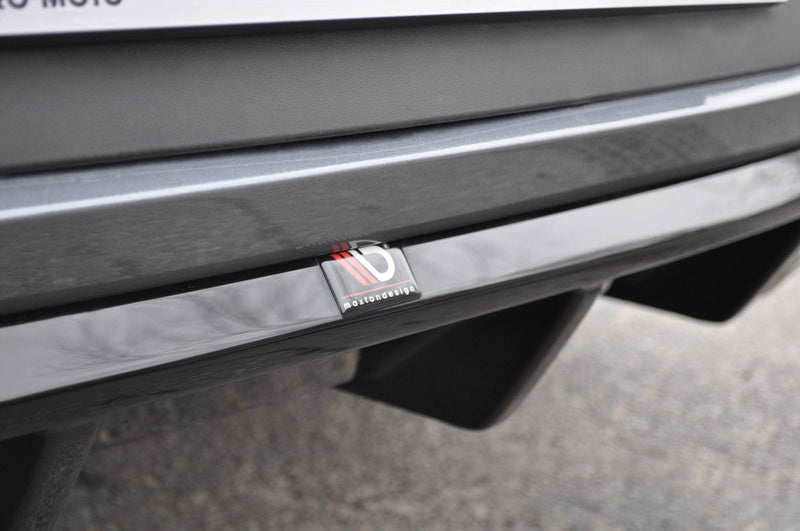 Maxton rear valance til Seat Leon Cupra Mk3 Facelift Hatchback – blank sort – billede 2 af 4