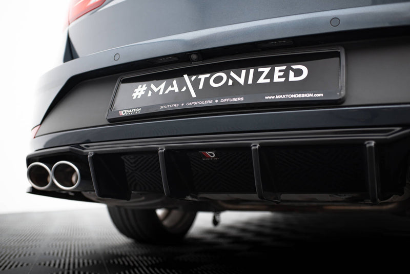 Maxton rear valance til Seat Leon Cupra ST Mk3 Facelift – blank sort – billede 3 af 5