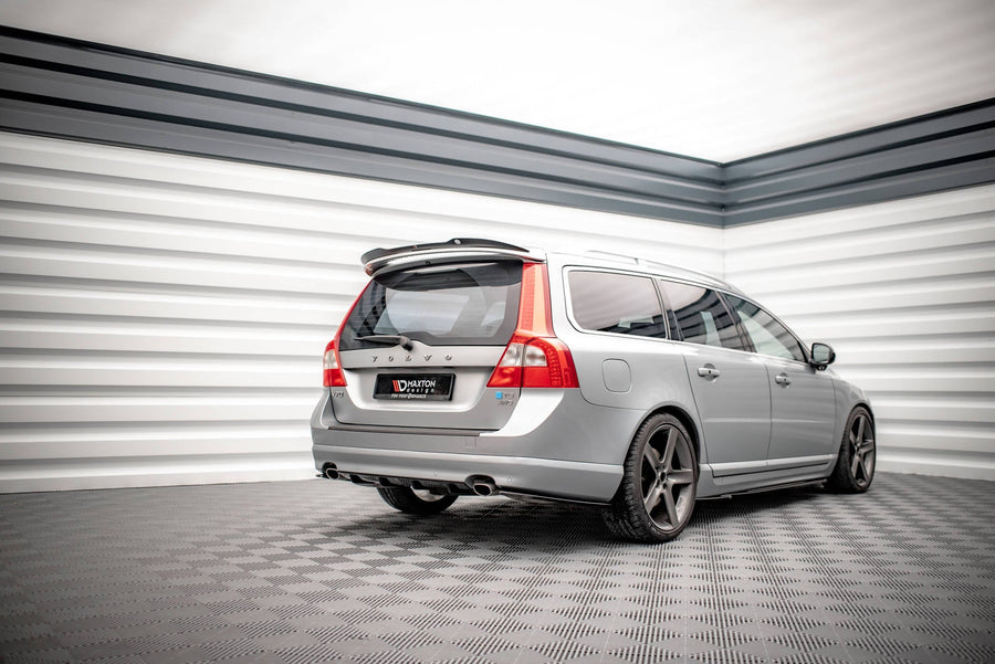 Maxton rear valance til Volvo V70 Mk3 – blank sort – billede 1 af 7