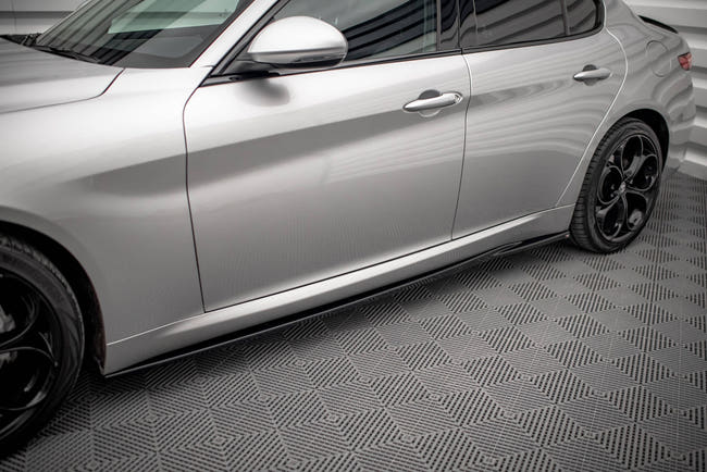 Maxton Side Skirts Diffusers Alfa Romeo Giulia Sport - Gloss Black