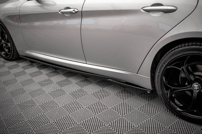 Maxton Side Skirts Diffusers Alfa Romeo Giulia Sport - Gloss Black