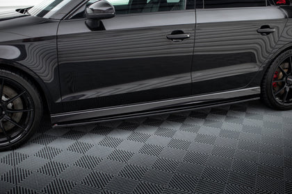 Maxton sideskørter til Audi RS3 Sedan 8V Facelift – blank sort – billede 1 af 3