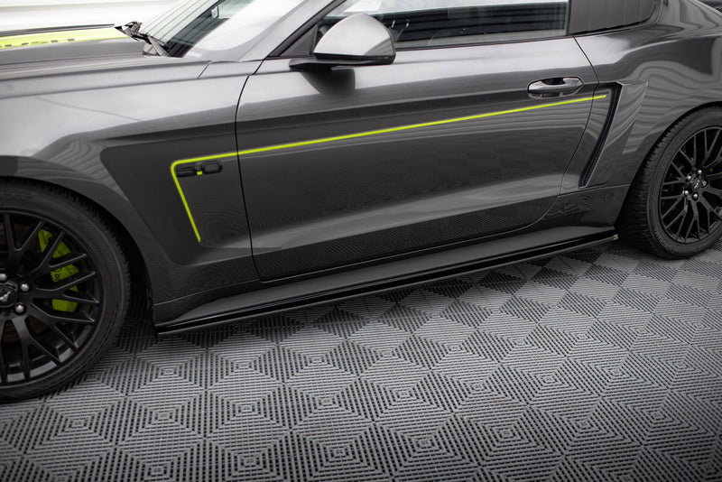 Maxton sideskørter til Ford Mustang GT Mk6 – blank sort – billede 1 af 5
