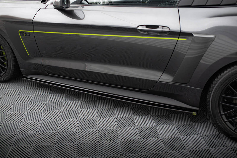 Maxton sideskørter til Ford Mustang GT Mk6 – blank sort – billede 2 af 5