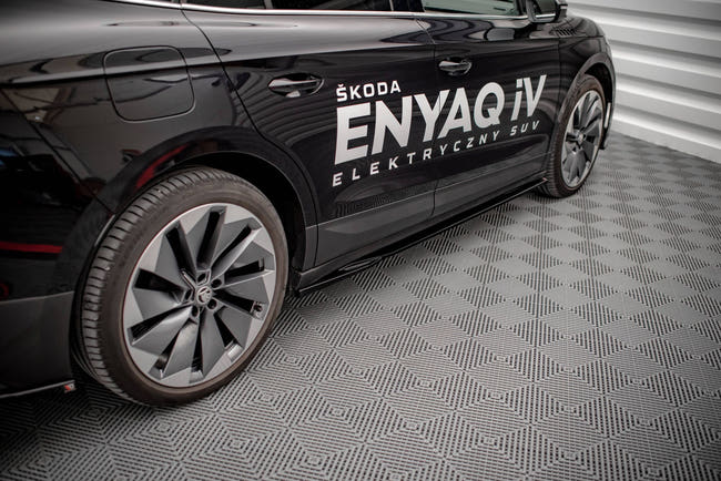 Maxton sideskørter til Skoda Enyaq iV – blank sort – billede 2 af 6