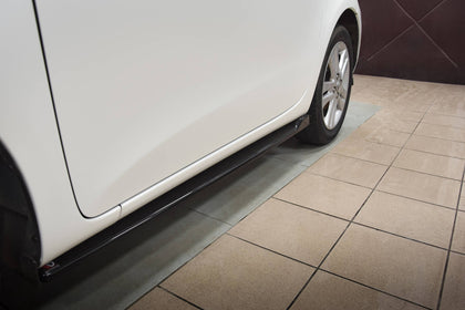 Maxton Side Skirts Diffusers Toyota IQ - Gloss Black