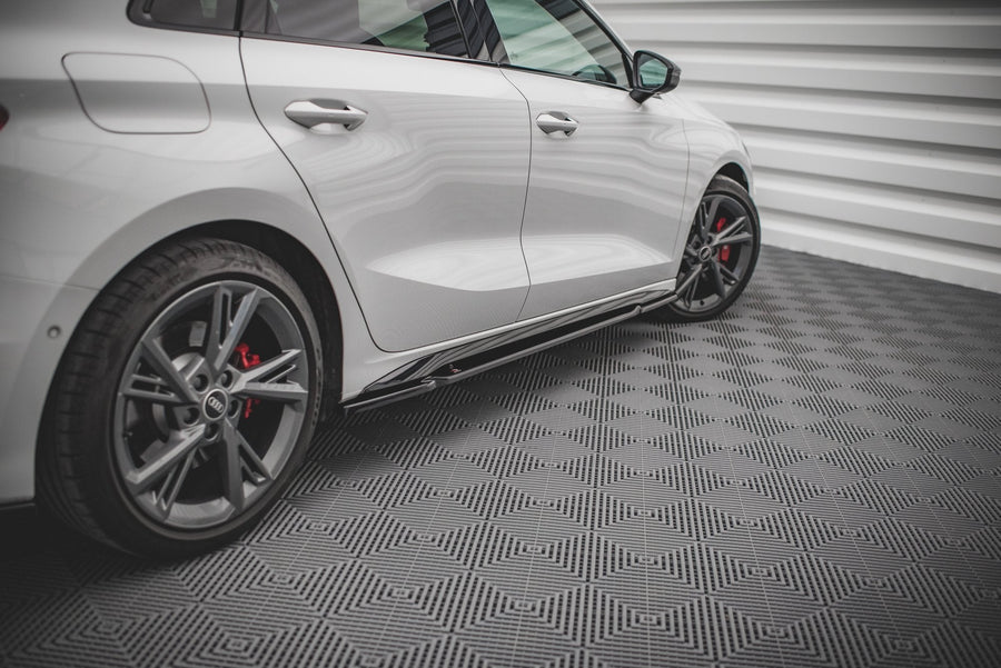 Maxton sideskørter til Audi S3 / A3 S-Line Sportback / Sedan 8Y / 8Y Facelift – blank sort – billede 1 af 6