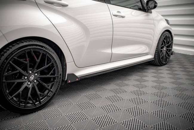 Maxton Side Skirts Diffusers  V.1+ Flaps Toyota Yaris Mk4 - Gloss Black