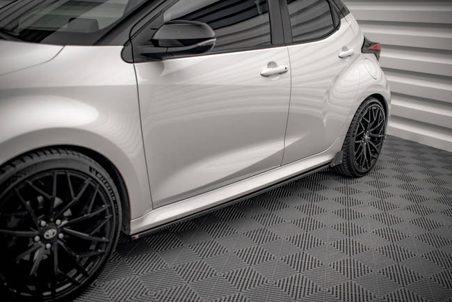Maxton Side Skirts Diffusers  V.1+ Flaps Toyota Yaris Mk4 - Gloss Black