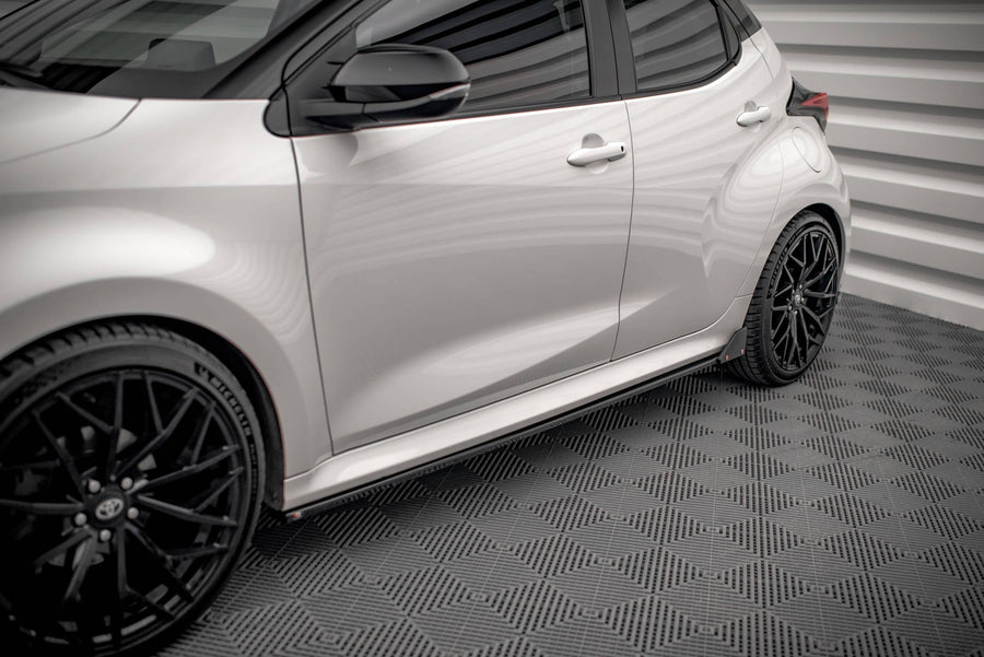 Maxton Side Skirts Diffusers  V.1+ Flaps Toyota Yaris Mk4 - Gloss Black