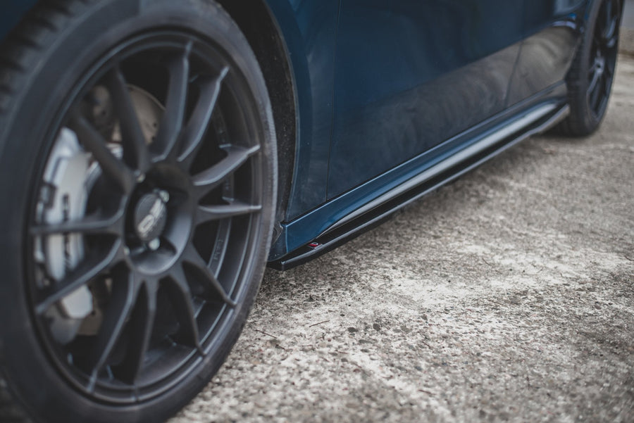 Maxton sideskørter til Mercedes A35 AMG / AMG-Line W177 – blank sort – billede 1 af 6