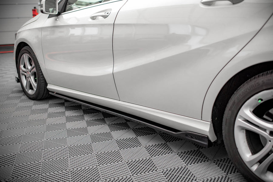 Maxton sideskørter til Mercedes-Benz A W176 – blank sort – billede 1 af 6