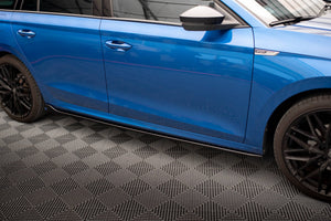 Maxton sideskørter til Skoda Octavia Mk4 – blank sort – billede 2 af 6