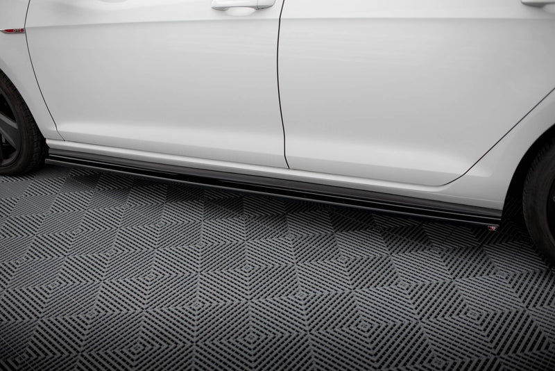 Maxton sideskørter til Volkswagen Golf GTI / GTD Mk7 / Mk7 Facelift (wide) – blank sort – billede 3 af 5