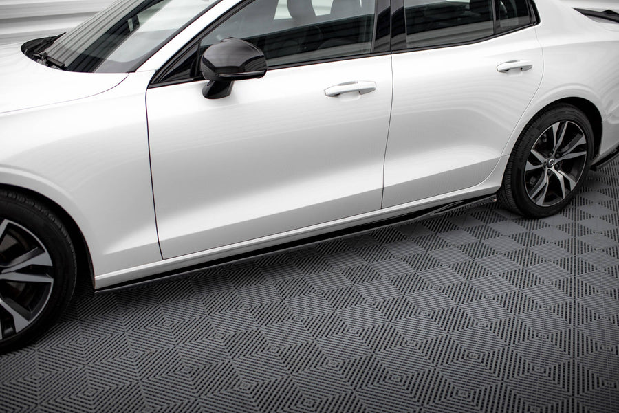 Maxton sideskørter til Volvo S60/V60 R-Design Mk3 – blank sort – billede 1 af 6