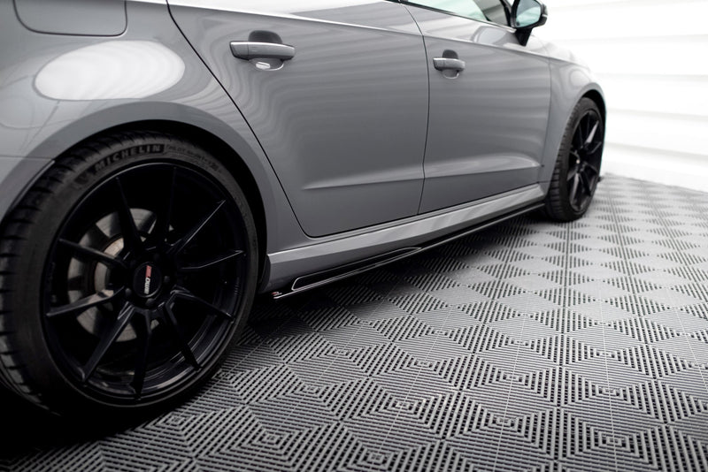 Maxton sideskørter til Audi RS3 8V Sportback Facelift – blank sort – billede 2 af 5