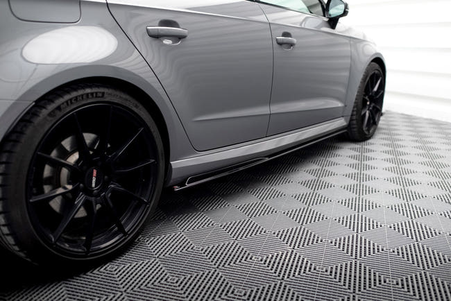 Maxton sideskørter til Audi RS3 8V Sportback Facelift – blank sort – billede 2 af 5