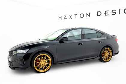 Maxton sideskørter til Skoda Octavia RS Liftback / Combi Mk4 Facelift – blank sort – billede 3 af 7