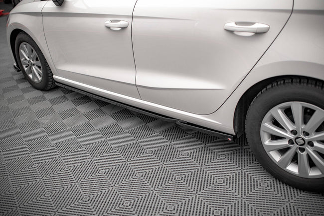 Maxton sideskørter til Seat Ibiza FR/ Standard Mk5 – blank sort – billede 1 af 4