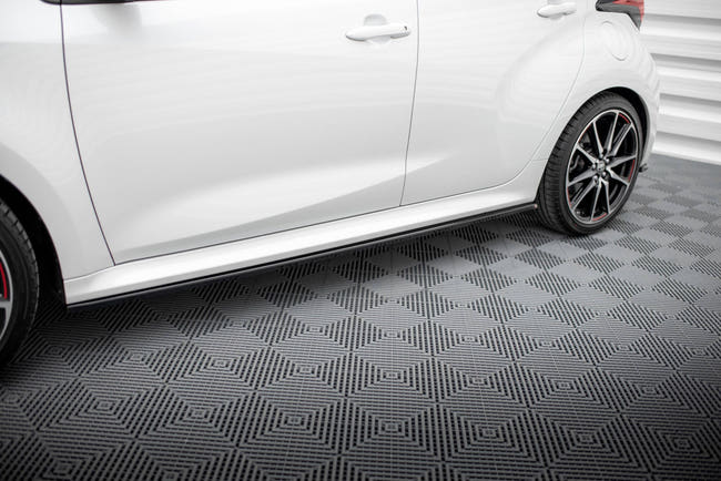 Maxton Side Skirts Diffusers V.2 Toyota Yaris Mk4 - Gloss Black