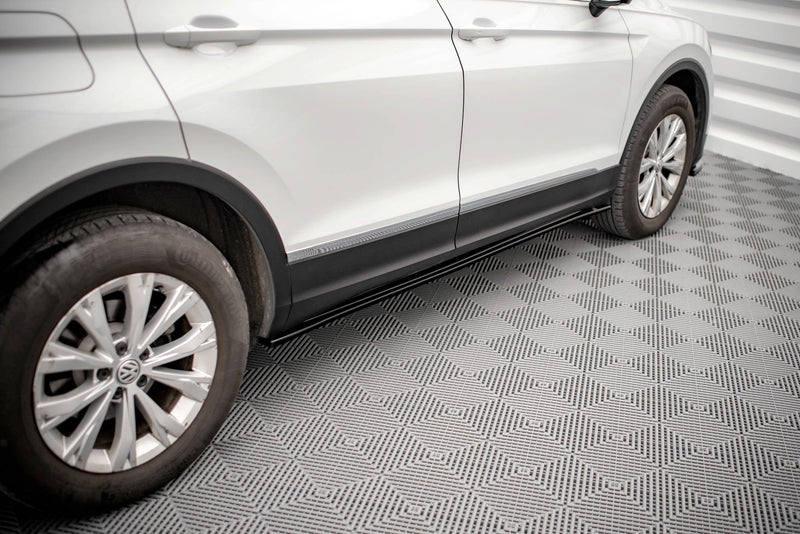 Maxton sideskørter til Volkswagen Tiguan Mk2 – blank sort – billede 2 af 5