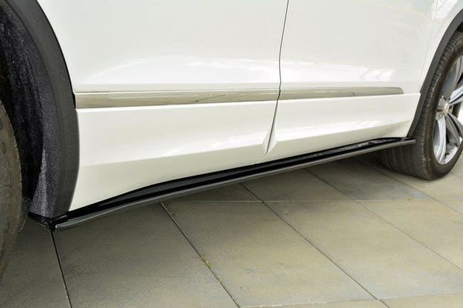 Maxton sideskørter til Volkswagen Tiguan R-Line Mk2 – blank sort – billede 1 af 4