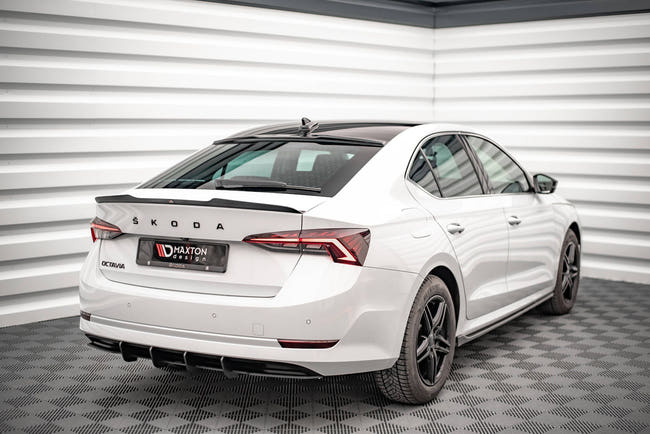 Maxton bagrudeforlænger til Skoda Octavia Liftback Mk4 – blank sort – billede 2 af 5