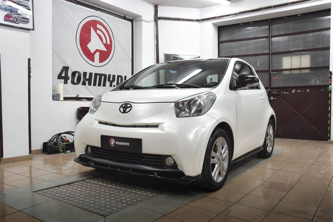 Maxton Front Splitter Toyota IQ - Gloss Black
