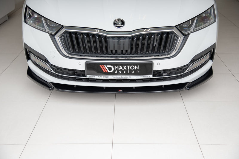 Maxton frontsplitter til Skoda Octavia Mk4 – blank sort – billede 2 af 7