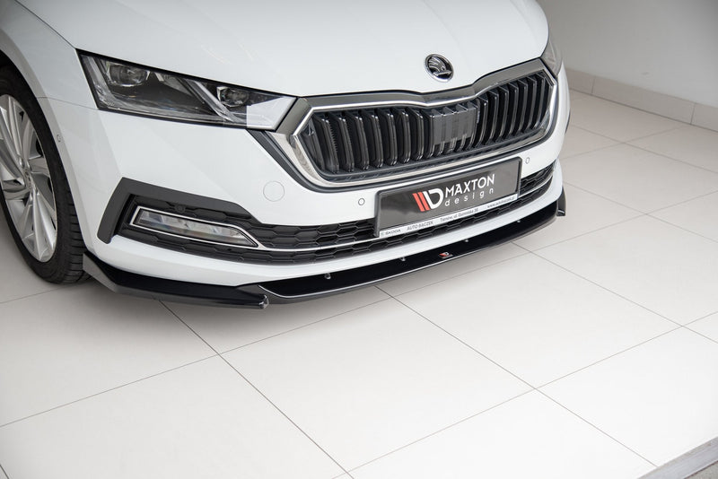Maxton frontsplitter til Skoda Octavia Mk4 – blank sort – billede 3 af 7