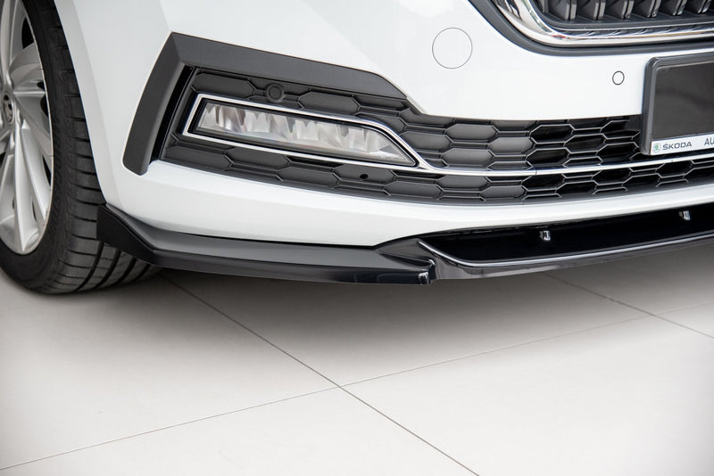 Maxton frontsplitter til Skoda Octavia Mk4 – blank sort – billede 4 af 7