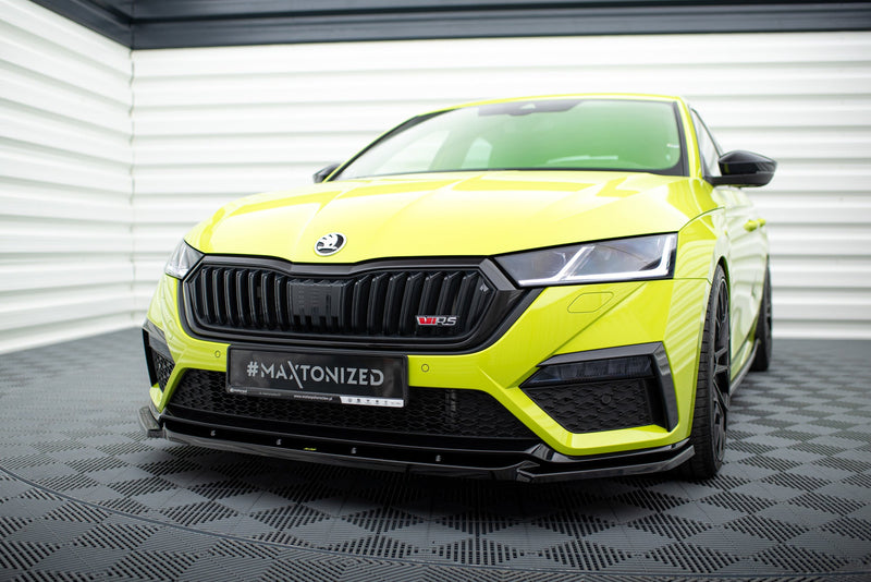 Maxton frontsplitter til Skoda Octavia RS Mk4 – blank sort – billede 1 af 5