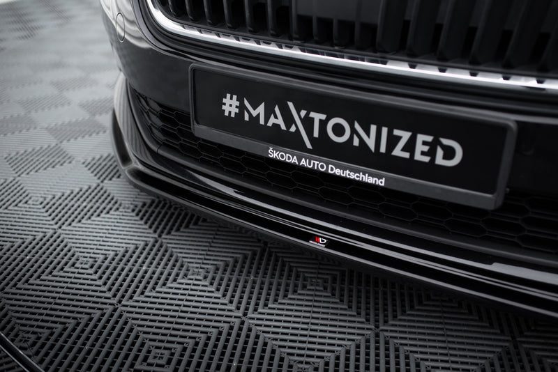 Maxton frontsplitter til Skoda Scala – blank sort – billede 3 af 5
