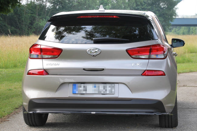 Maxton rear splitter til Hyundai I30 Mk3 Hatchback – blank sort – billede 2 af 4