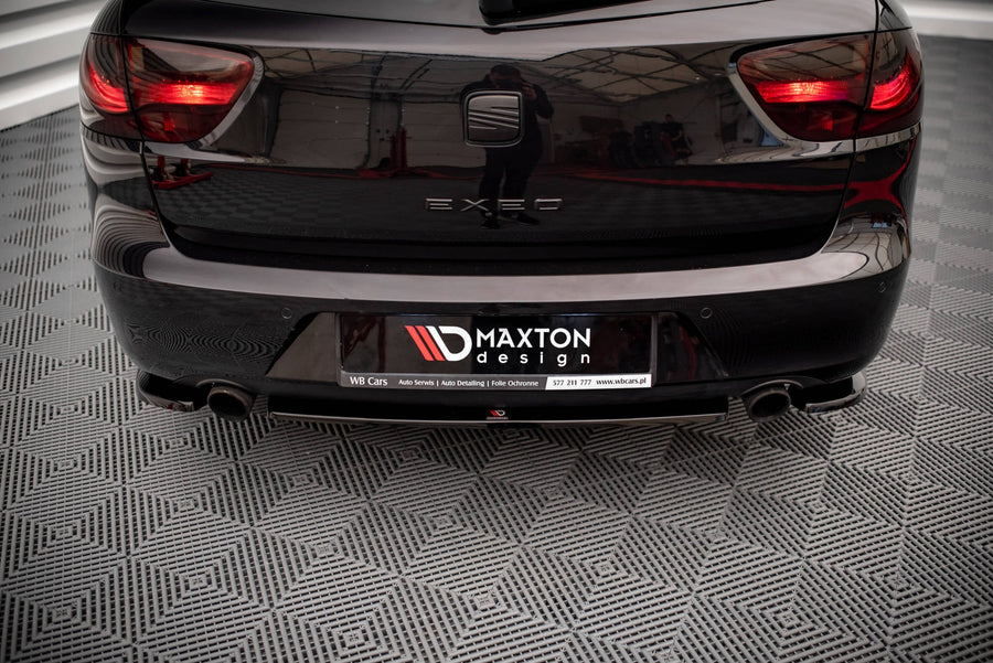 Maxton Central Rear Splitter For Seat Exeo - Gloss Black
