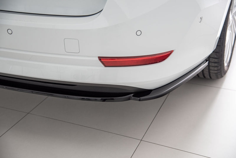 Maxton rear splitter til Skoda Octavia Mk4 – blank sort – billede 4 af 8