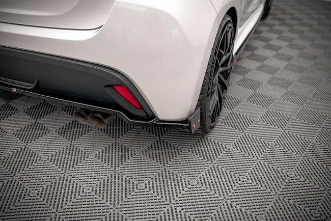 Maxton Central Rear Splitter V.1 + Flaps  Toyota Yaris Mk4 - Gloss Black