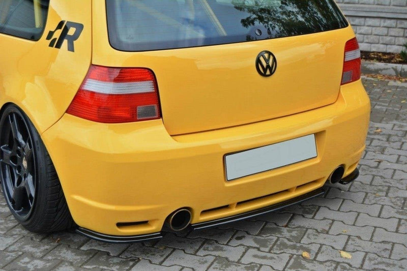 Maxton Central Rear Splitter VW Golf Iv R32 - Gloss Black