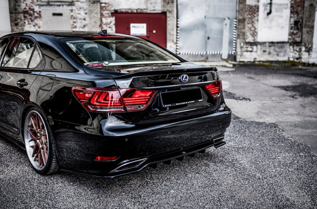 Maxton Central Rear Splitter (With Vertical Bars) Leuxs Ls Mk4 Facelift - Gloss Black