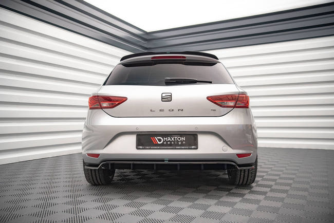 Maxton rear splitter til Seat Leon Hatchback Mk3 – blank sort – billede 2 af 4