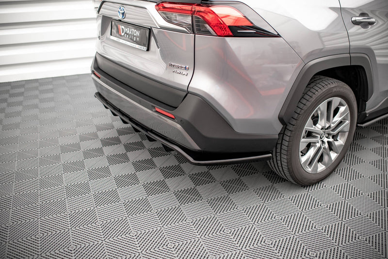 Maxton Central Rear Splitter (With Vertical Bars) Toyota Rav4 Mk5 - Gloss Black