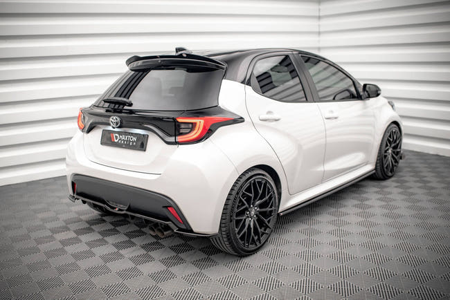 Maxton Central Rear Splitter (With Vertical Bars) V.2 Toyota Yaris Mk4 - Gloss Black