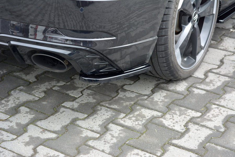 Maxton side splitters til Audi RS3 8V Facelift Sportback – blank sort – billede 1 af 5