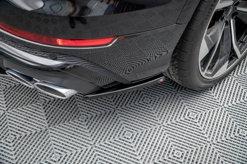 Maxton side splitters til Audi SQ8 Mk1 – blank sort – billede 1 af 5